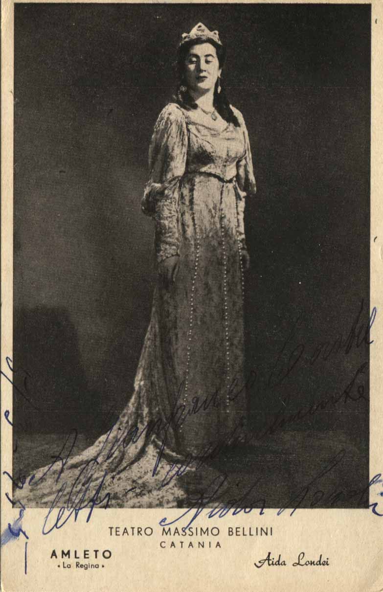 Aida Londei. La regina in Amleto. Teatro Massimo Bellini